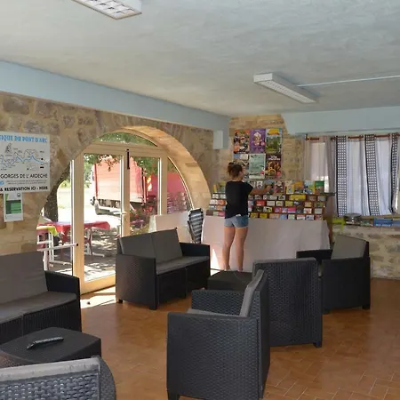 La Combe キャンプ場 *